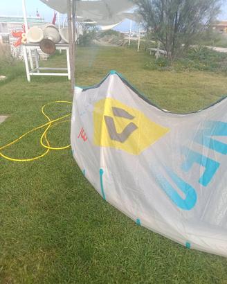 KITESURF DUOTONE NEO 8 IN CONDIZIONI ECCELLENTI