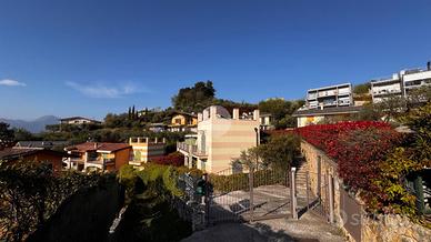 3 LOCALI A TORRI DEL BENACO