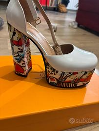 Scarpe con tacco alto