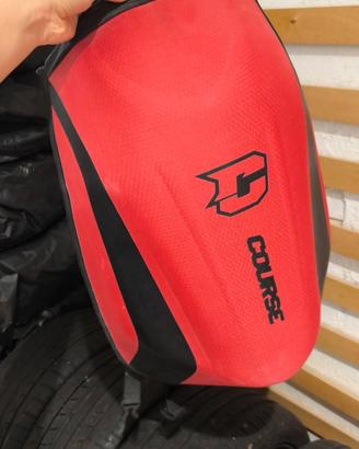 Zaino moto guscio rigido aerodinamico nero rosso