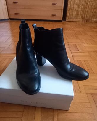 stiletto  n.40 in vera pelle 