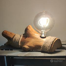 Creo lampade con pezzi di legno 