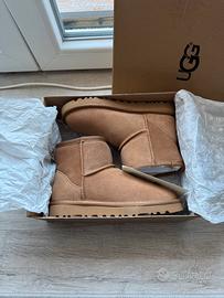 UGG Classic Mini