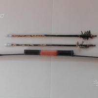 Arco di legno e bambù con frecce