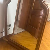Comò, comodini e specchio in legno