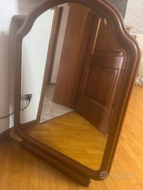 Comò, comodini e specchio in legno