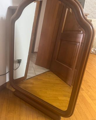 Comò, comodini e specchio in legno