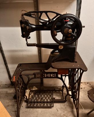 Macchina da  cucire Singer 29K