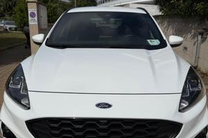 Ford Kuga full hybrid