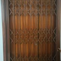 Porta in ferro a fisarmonica