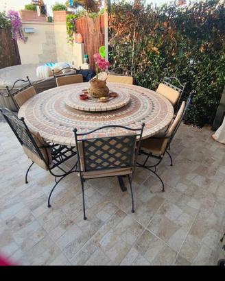 tavolo da esterno e sedie 