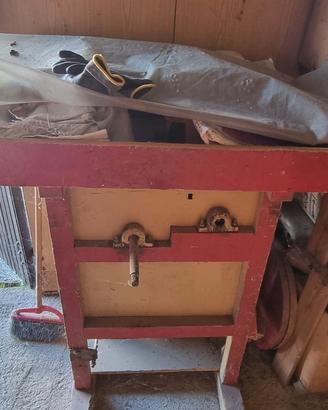 macchina sgrana pannocchie vintage