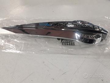 Emblema destro serbatoio SUZUKI INTRUDER 1500