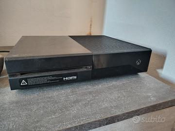 Xbox One 500gb + 2 Joystick