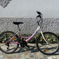 Bicicletta mountain bike ragazza