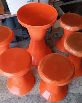  Sgabelli e Tavolo Diablo by GIGANPLAST Anni 70