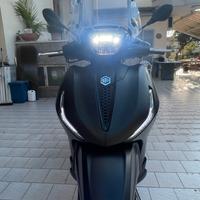Piaggio Beverly 400 Deep Black