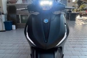 Piaggio Beverly 400 Deep Black