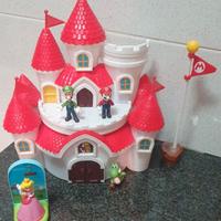 Castello Super Mario Bros con personaggi