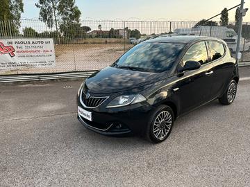 Lancia Ypsilon 1.0 FireFly 5 porte S&S Hybrid Gold