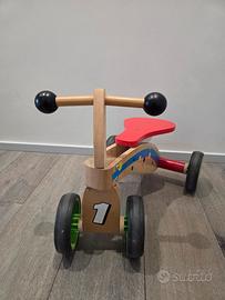 Triciclo senza pedali