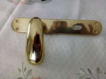 Maniglie finestre e Pomolo portoncino