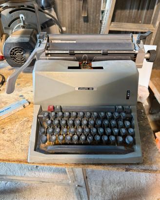 Macchina da scrivere olivetti 82 diaspron