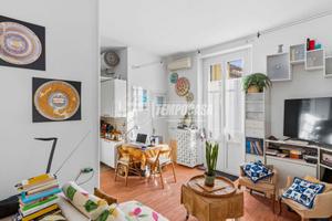 MONOLOCALE CON BALCONE DIFRONTE ALLA BOCCONI