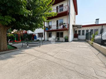 VILLA A SCHIERA A SAN MAURO PASCOLI