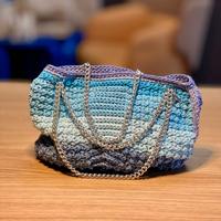 Borsa artigianale fatta a mano all’uncinetto 