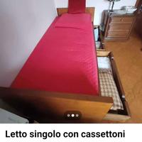 Letto singolo in legno con 2 cassetti e materasso 