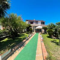 Villa con giardino di 360 mq-bellona