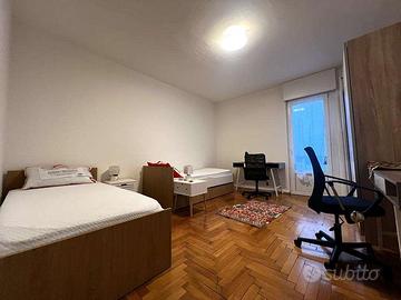 AMPIA STANZA DOPPIA PER STUDENTESSE UNIVERSITARIE