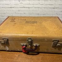 Valigia Vintage anni 40-50 cerniere e chiusure fun