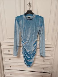 abito in velluto azzurro 