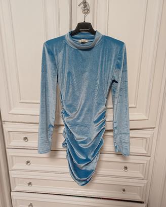 abito in velluto azzurro 