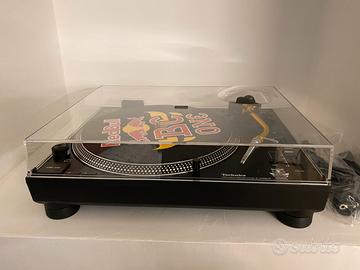 Piatto technics serie limitata Red Bull