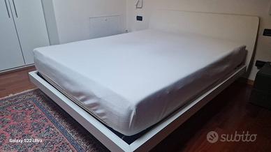 LETTO MATRIMONIALE E ARMADI