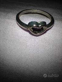 anello con cuore 