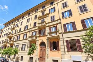 2 LOCALI A ROMA