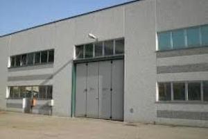 Capannone di mq 400 compresso mq 100 di uffici