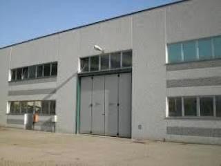 Capannone di mq 400 compresso mq 100 di uffici
