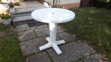 Tavolo da giardino rotondo bianco