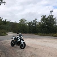 Moto Benelli BN 600 R