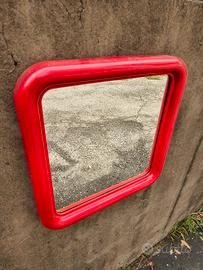 Specchio rosso vintage 