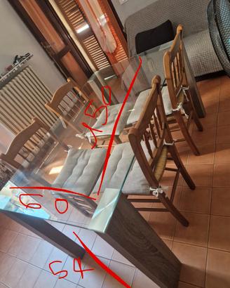 Tavolo di cristallo con 4 sedie