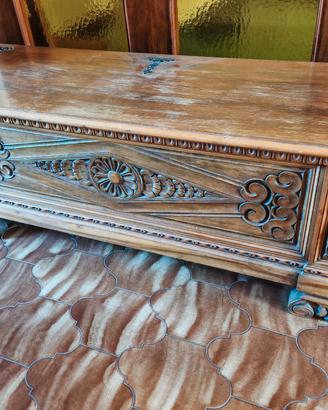 Cassapanca in legno intagliate 