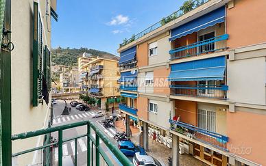 AMPIO E LUMINOSO QUADRILOCALE CON DOPPIO BALCONE!