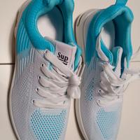 Scarpe sportive da donna nuove n. 42