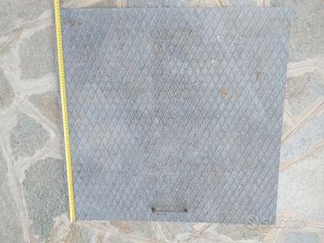 Chiusino carrabile in lamiera zincato 76x78